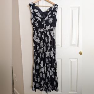 Roxy black floral v neck sleeveless button-front maxi dress size XS